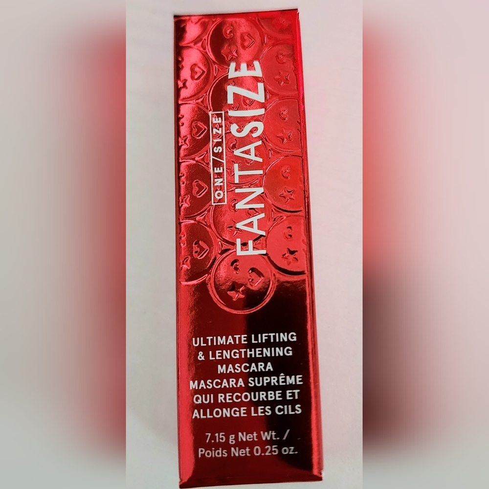 ONE/SIZE Bold Red Mascara